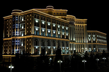 Архитектурное освещение фасада здания